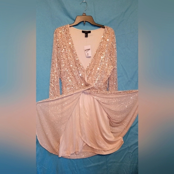 Gold sequin cocktail dress. Plus Size (1x) Brand (Forever 21) - Picture 4 of 6